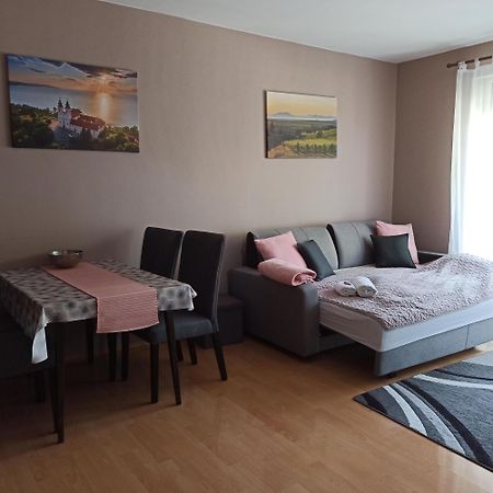 Peppy Apartment & Pool Balatonfured Room photo