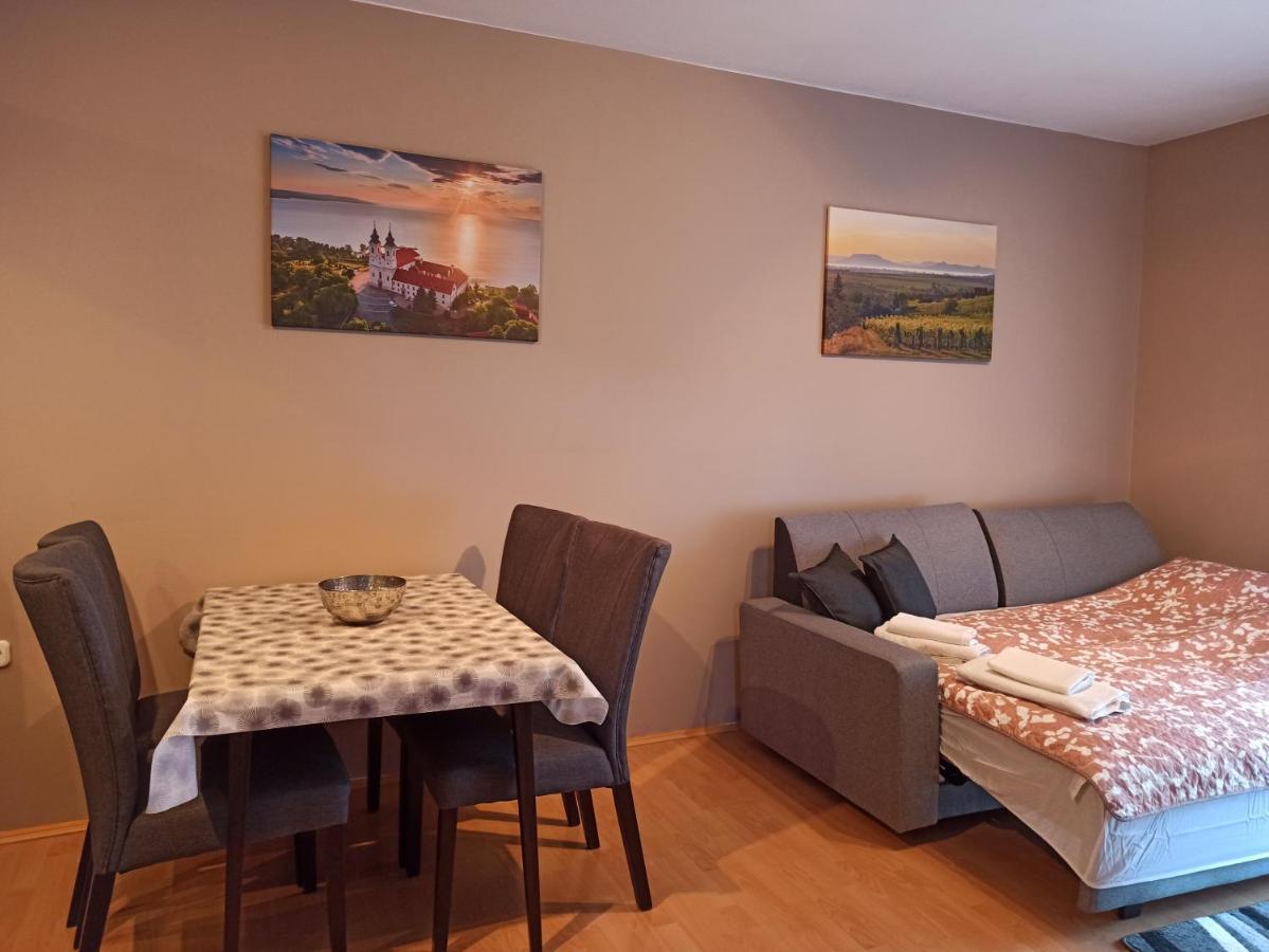 Peppy Apartment & Pool Balatonfured Exterior photo