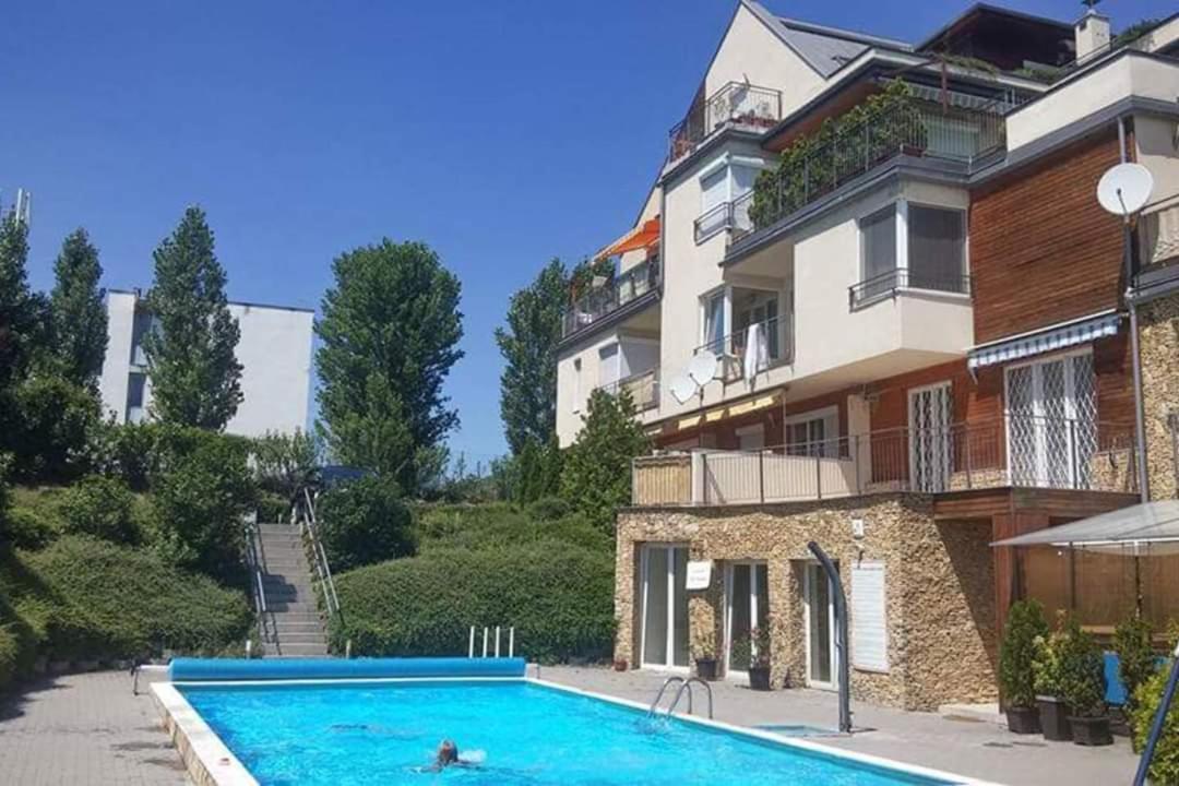 Peppy Apartment & Pool Balatonfured Exterior photo