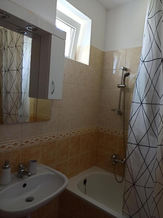 Peppy Apartment & Pool Balatonfured Exterior photo