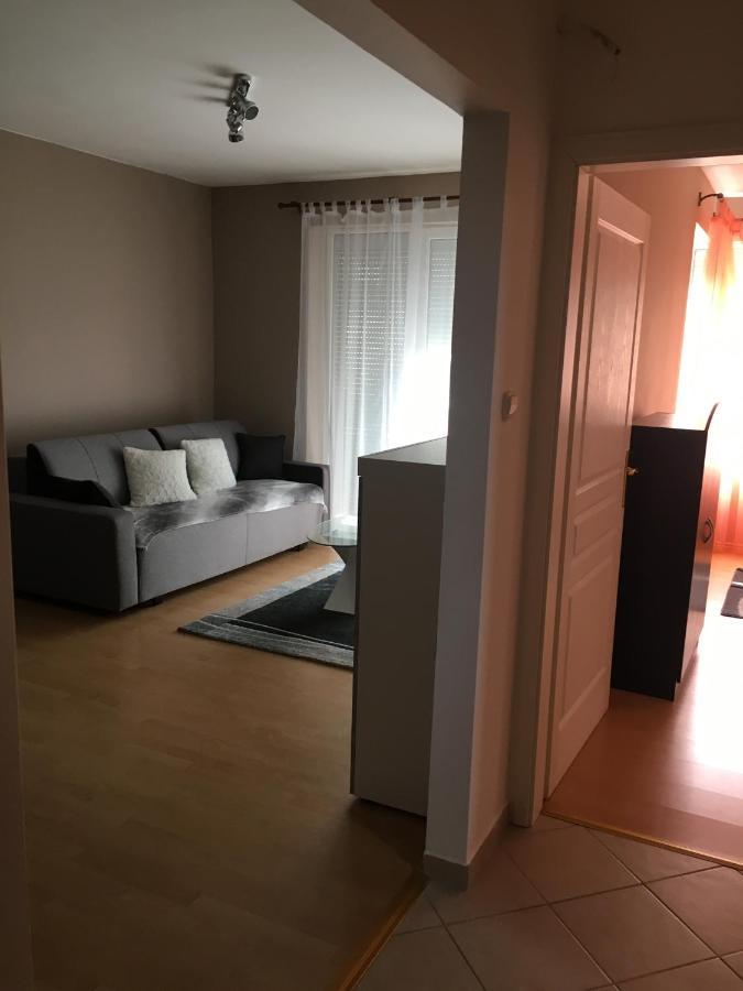 Peppy Apartment & Pool Balatonfured Exterior photo