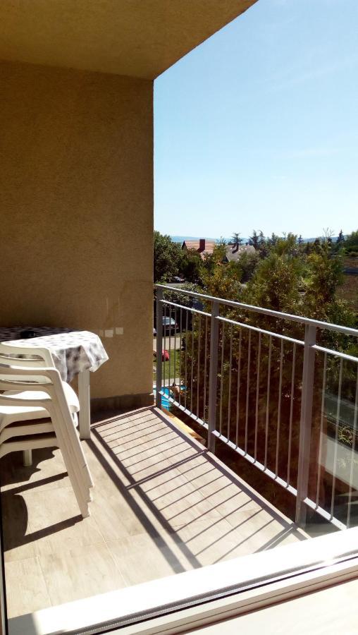 Peppy Apartment & Pool Balatonfured Exterior photo