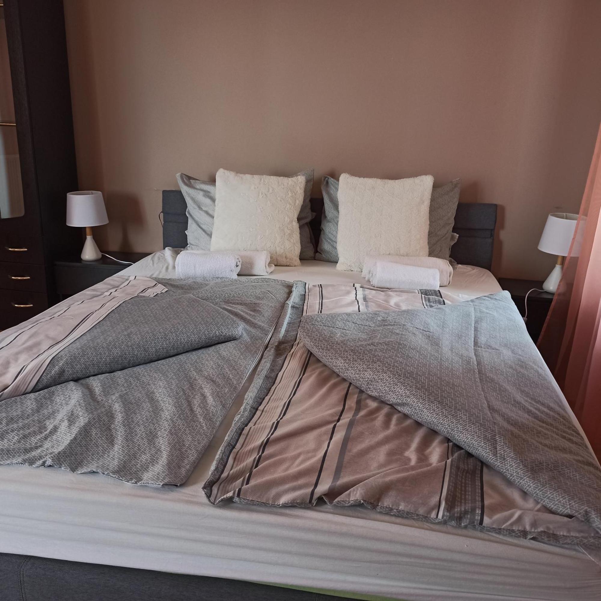 Peppy Apartment & Pool Balatonfured Room photo